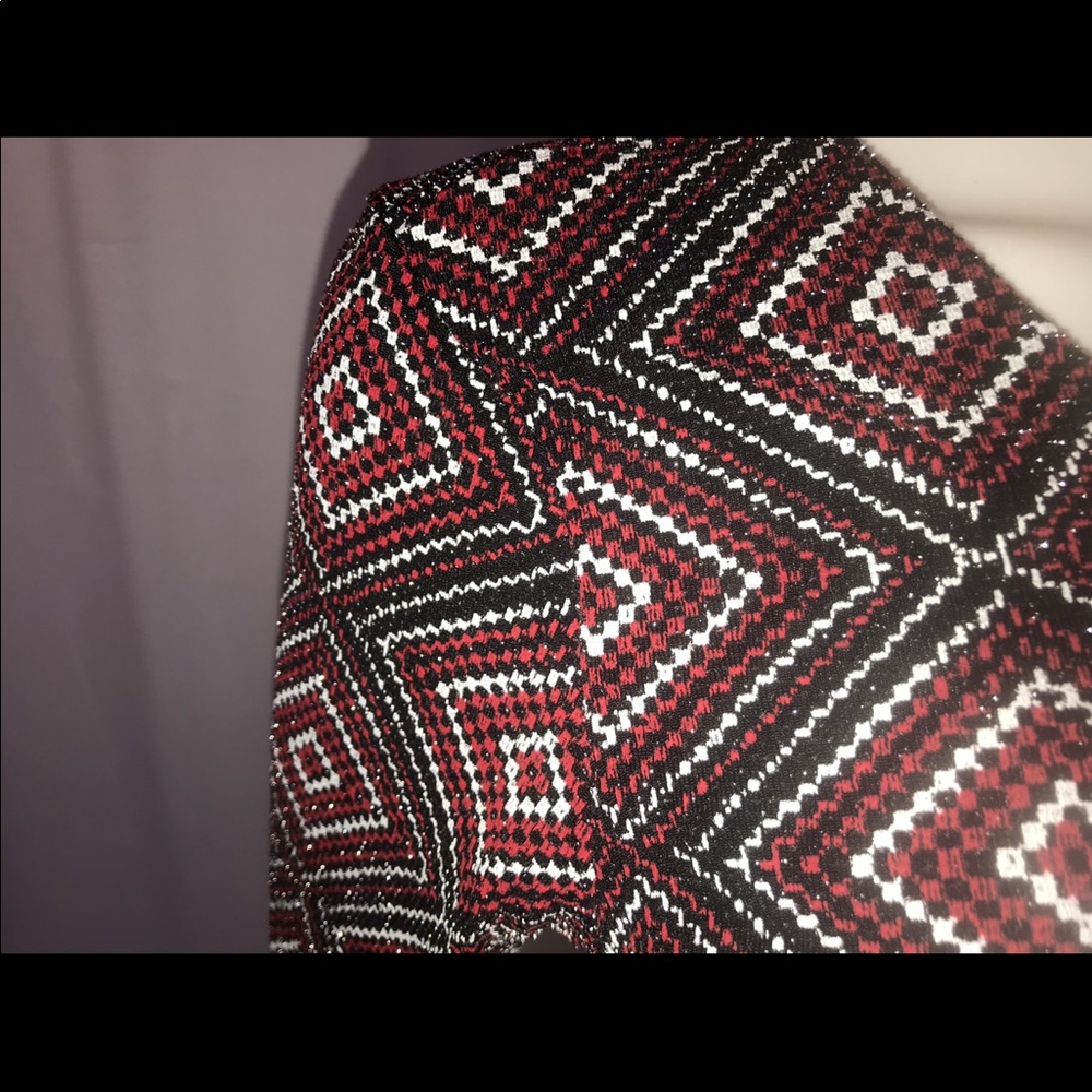 PRINTED FESTIVAL TOP - Picture 2 of 4